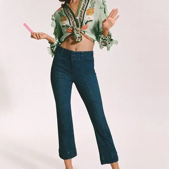 Pilcro Slim 70s High-Rise Crop Flare Jeans - Picture 3 of 12